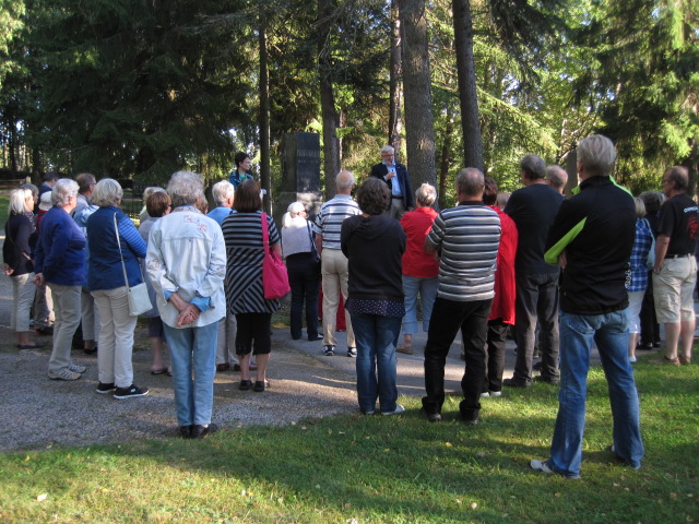 Kuva_hautausmaakävelystä_Heinolan_hautausmaalla