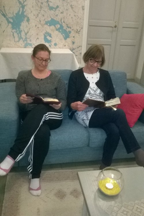 Naisten rukouspiiri Naisten rukouspiiri