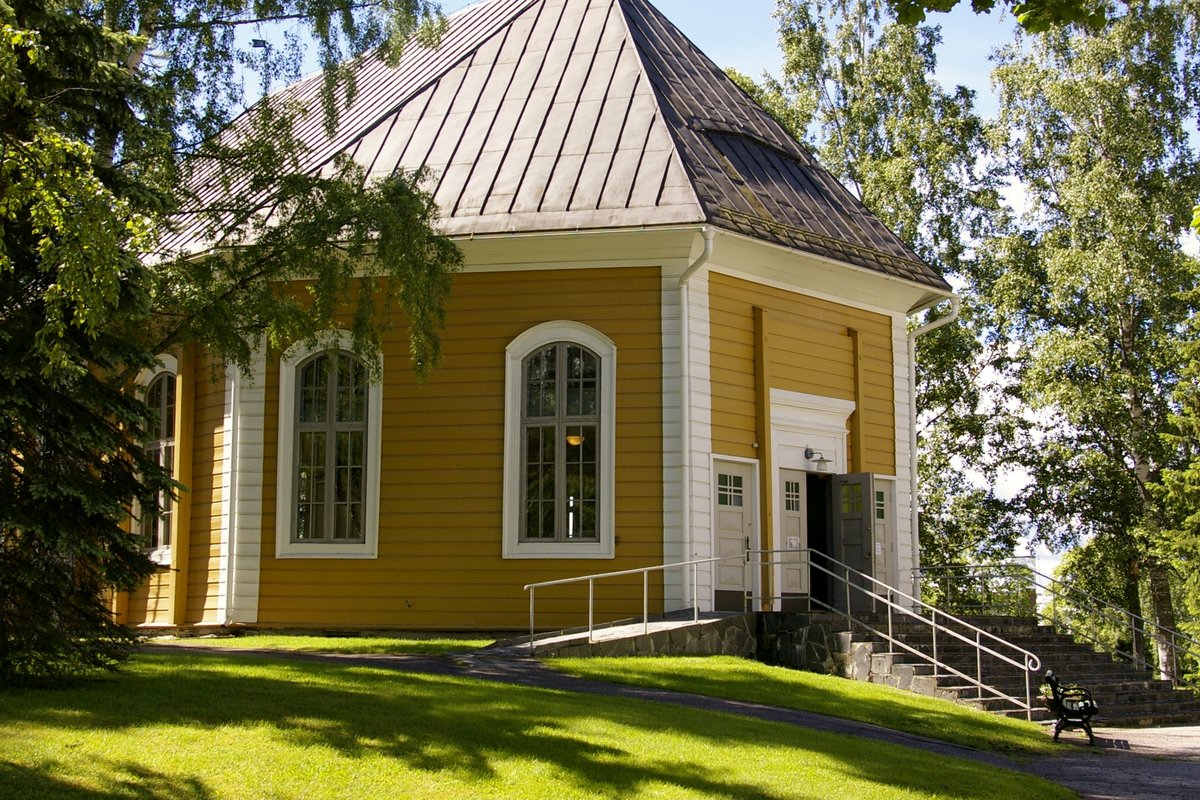 Heinolan kirkko kesällä