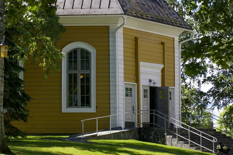 Heinolan kirkon sisäänkäynti